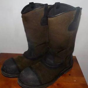 Hot. Very gently used Red Wing Boots. 11.5D